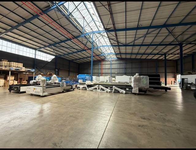 2,169M² WAREHOUSE TO LET IN SPARTAN